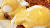 Eggs Benedict with Hashbrowns
