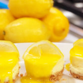 Vanilla Lemon Cheesecake with Fresh Lemon Curd