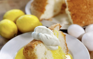 Angel food cake with fresh lemon curd