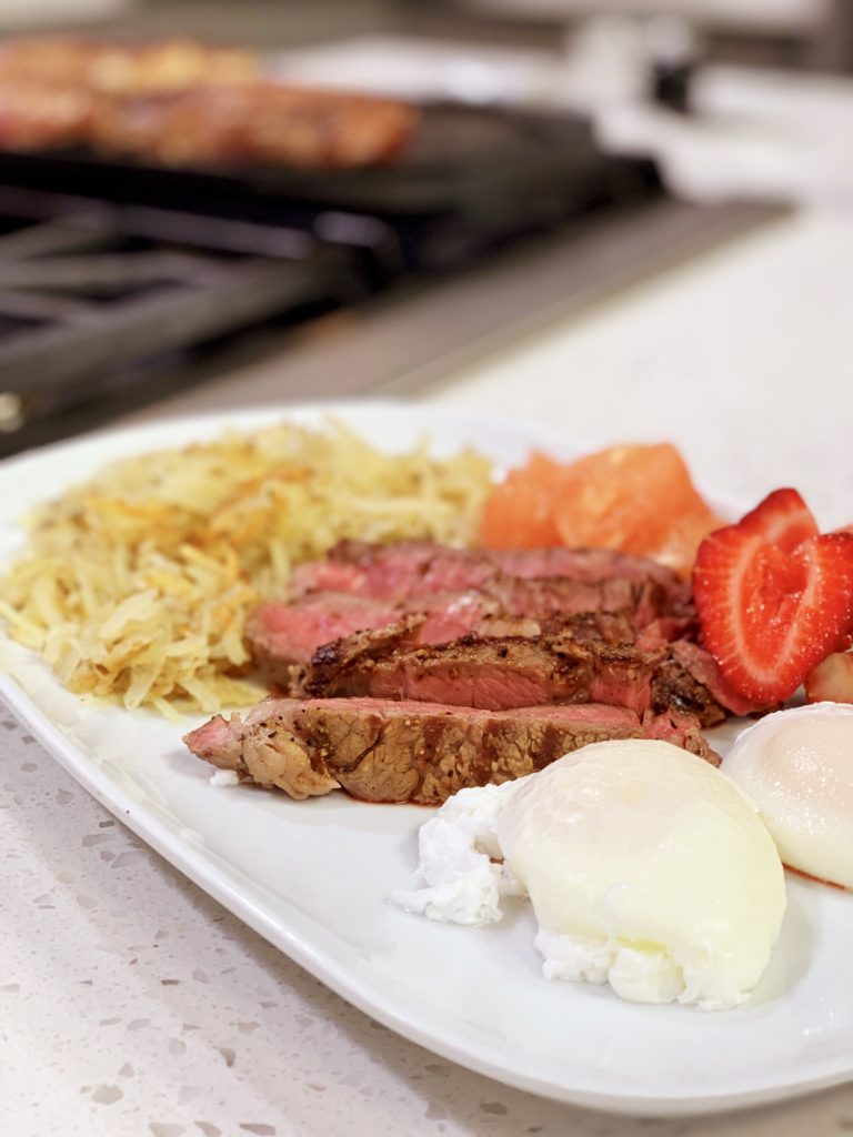 Skirt steak with hash browns and an egg. Amazing steak! - Picture