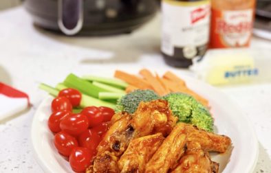 Air-fryer Chicken Wings with Buffalo Sauce
