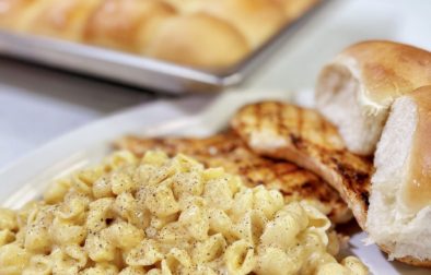 Cheesy Macaroni with Grilled Chicken