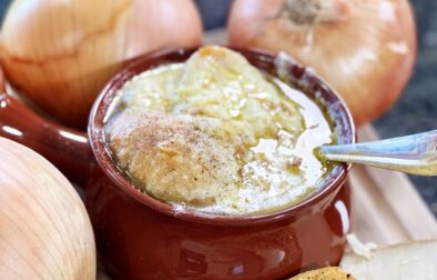 French Onion Soup Recipe with Caramelized Onions and Melted Cheese
