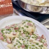 Creamy Peas and Ham Biscuit Delight