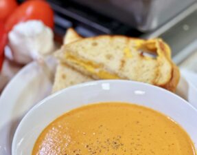 Rich and Flavorful Roasted Red Pepper, Tomato, and Garlic Soup