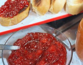 Homemade Fruit Jam with Pectin