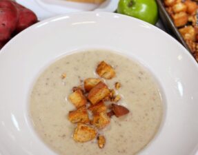 Apple and Potato Soup: A Perfect Blend of Sweet and Savory