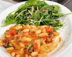 Creamy Tuscan White Bean & Spinach Skillet